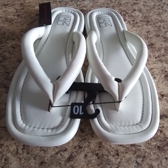 Shoes - women's sandles new